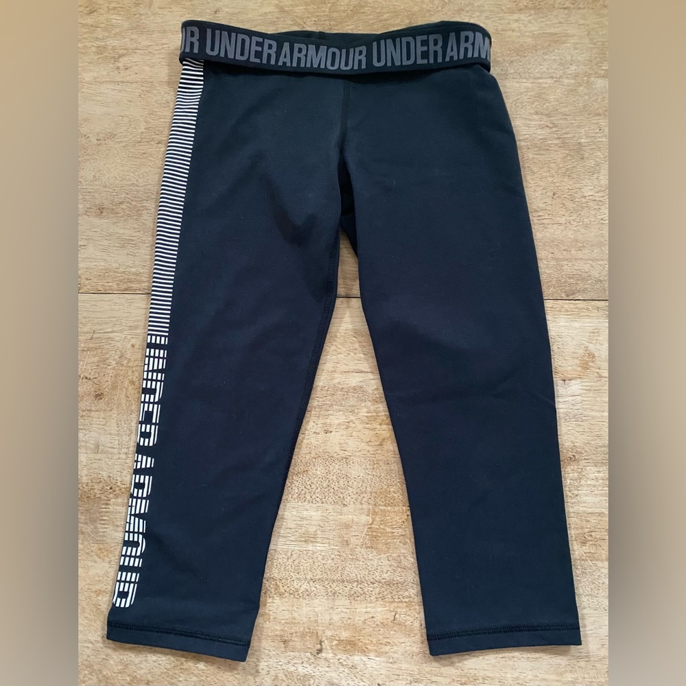 Under Armour Women’s Sz (See‎ Pics For Measurements) Black Logo Capri Leggings
